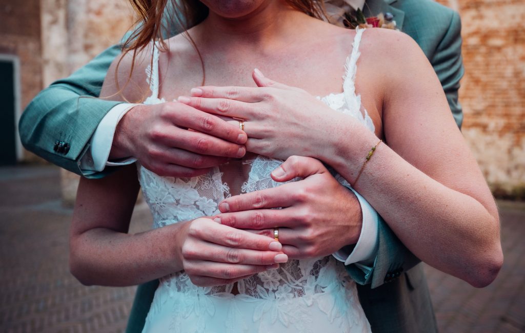 Het verhaal van de bruiloft van Roelof & Kyra in Oosterhout – Charléne Bartels