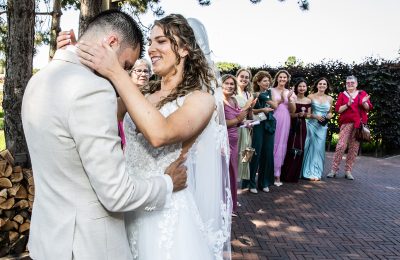 Het verhaal van de bruiloft van Daphne & Arjan in Castricum – Evelien de Haas